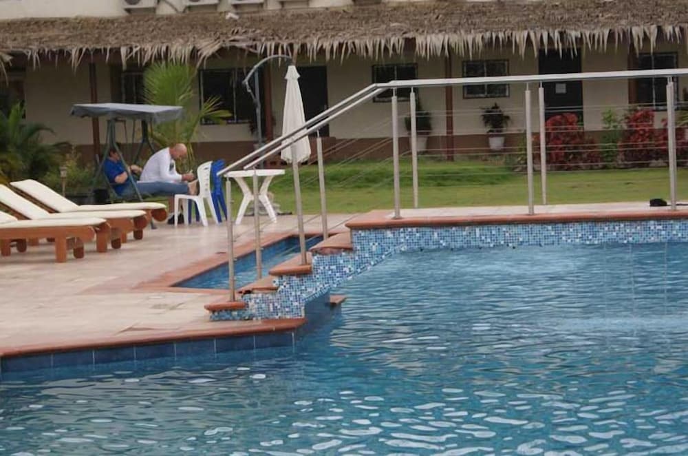 Фото Axari Hotel & Suites