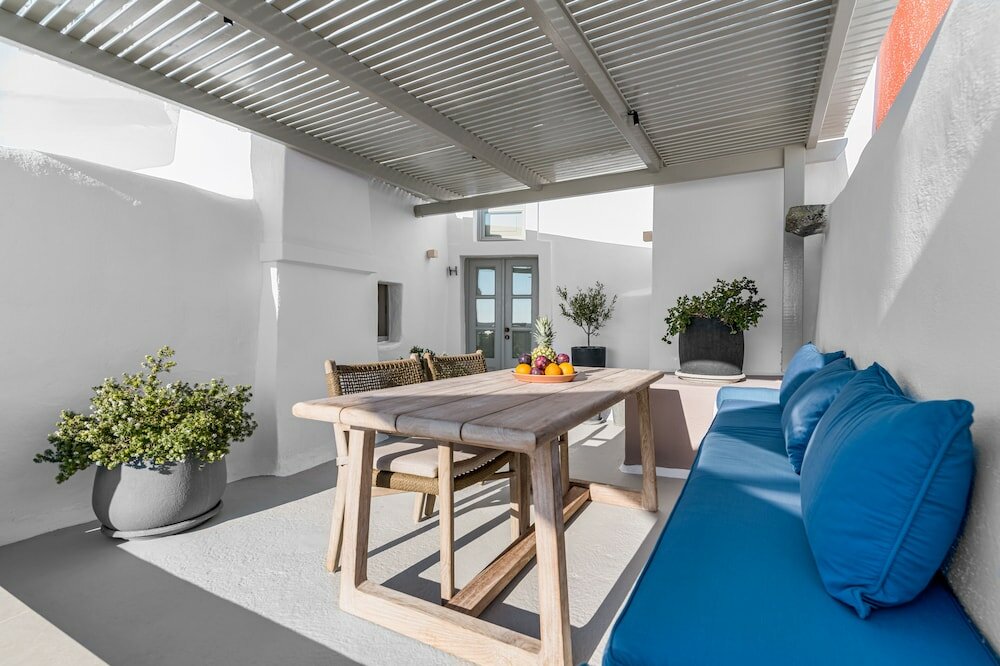 Фото Iconic Santorini by Sandglass