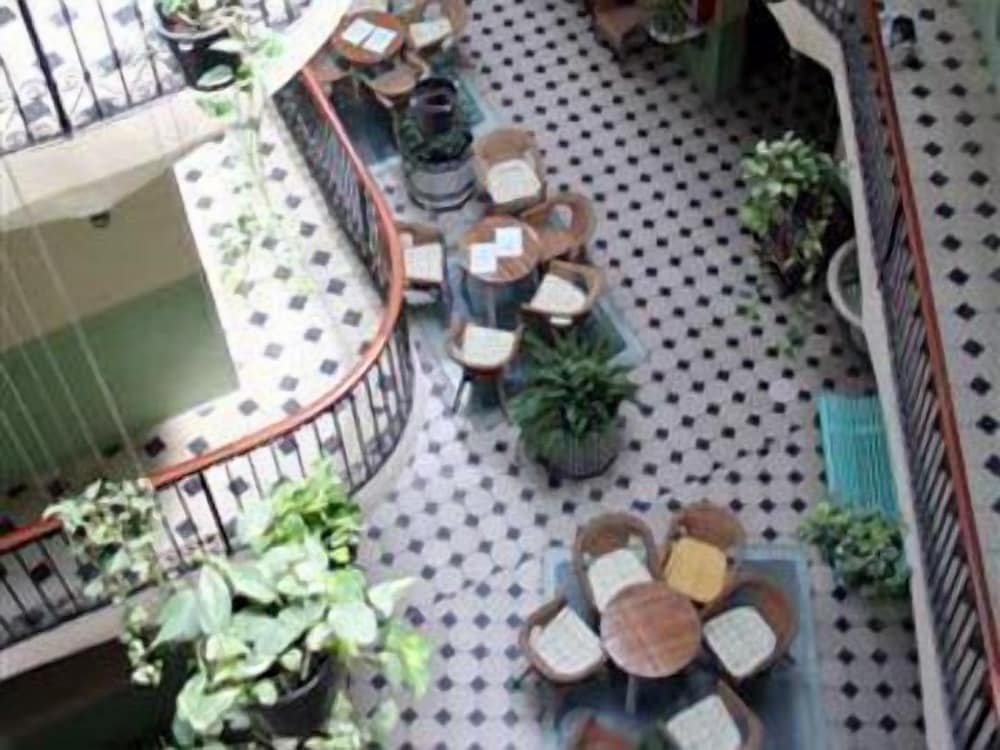 Фото Peninsular Hotel