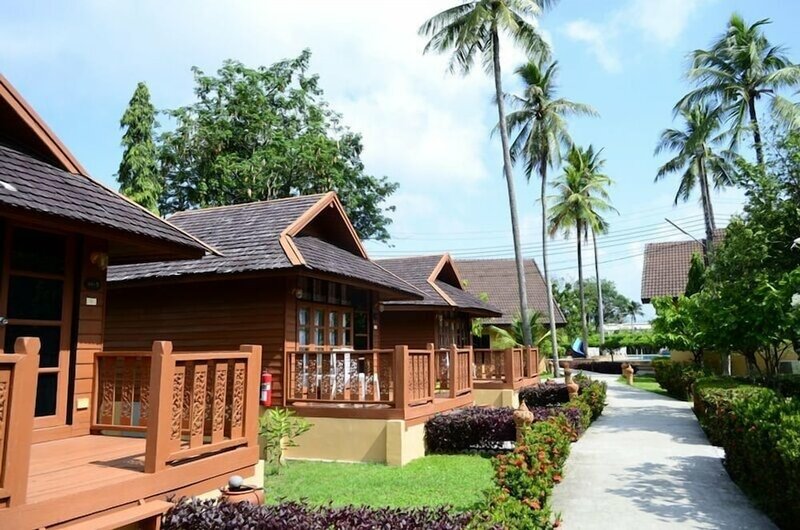 Гостиница Phuket Siray Hut Resort