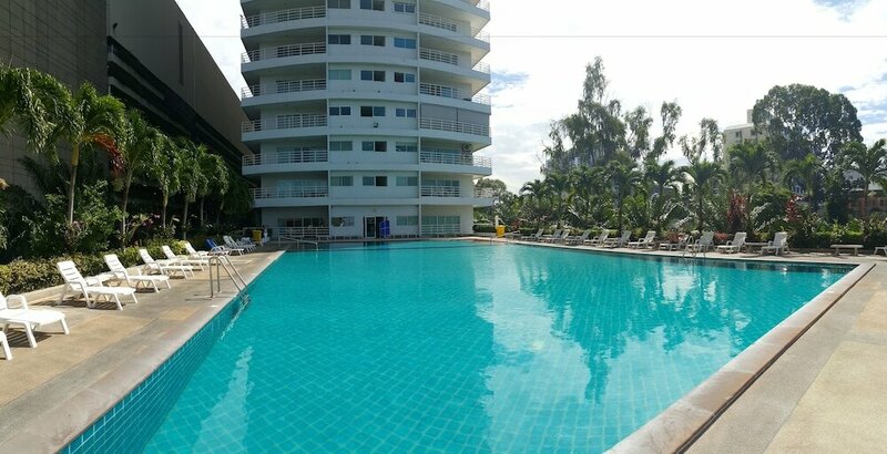 Гостиница Vtsix Condo Service at View Talay Condo в Паттайе