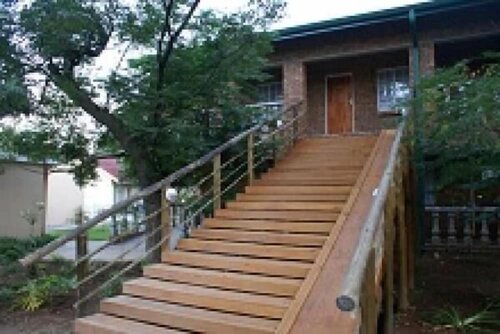 Внешний вид отеля Emerald Guesthouse в Городе Метрополитенского Муниципалитете Экурхулени, фото 5