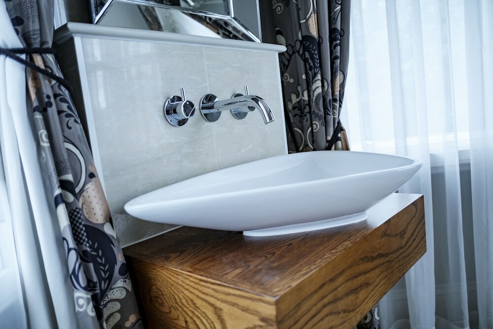 Фото The Drayton Court Hotel