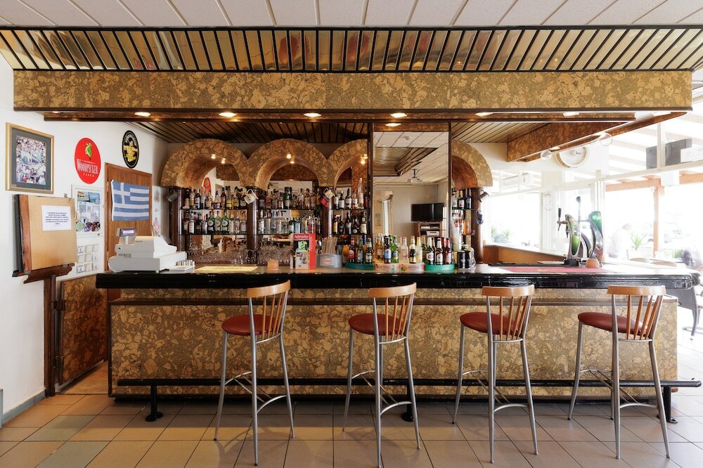 Фото Aphrodite Beachfront Hotel by Konnect, Roda