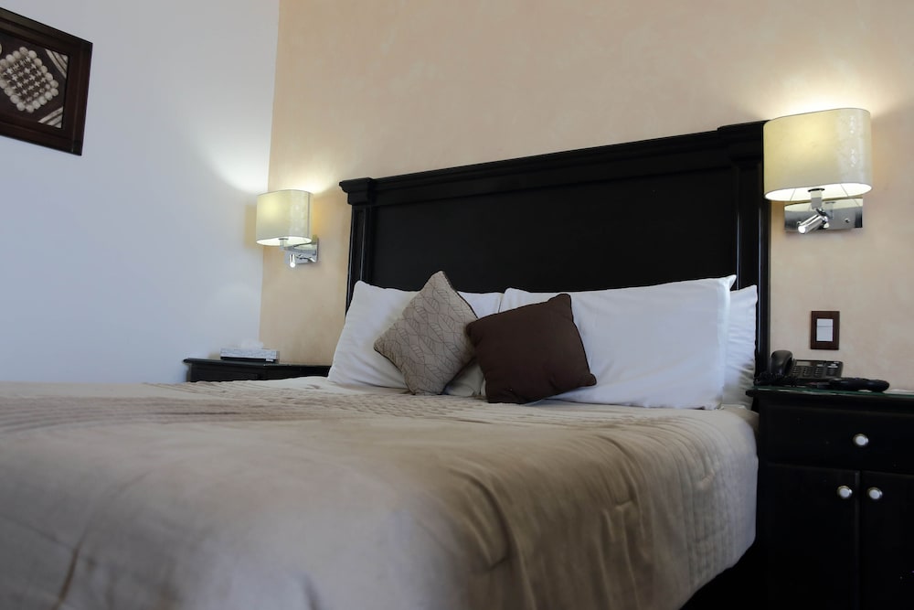 Фото La Posada Hotel & Beach Club