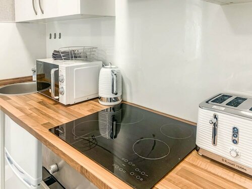 Гостиница The Rosebery Retreat by The Castle 1-bed Apartment