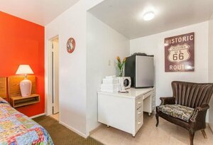 Route 66 Motel (California, San Bernardino County, Barstow, Main Street) ، فندق