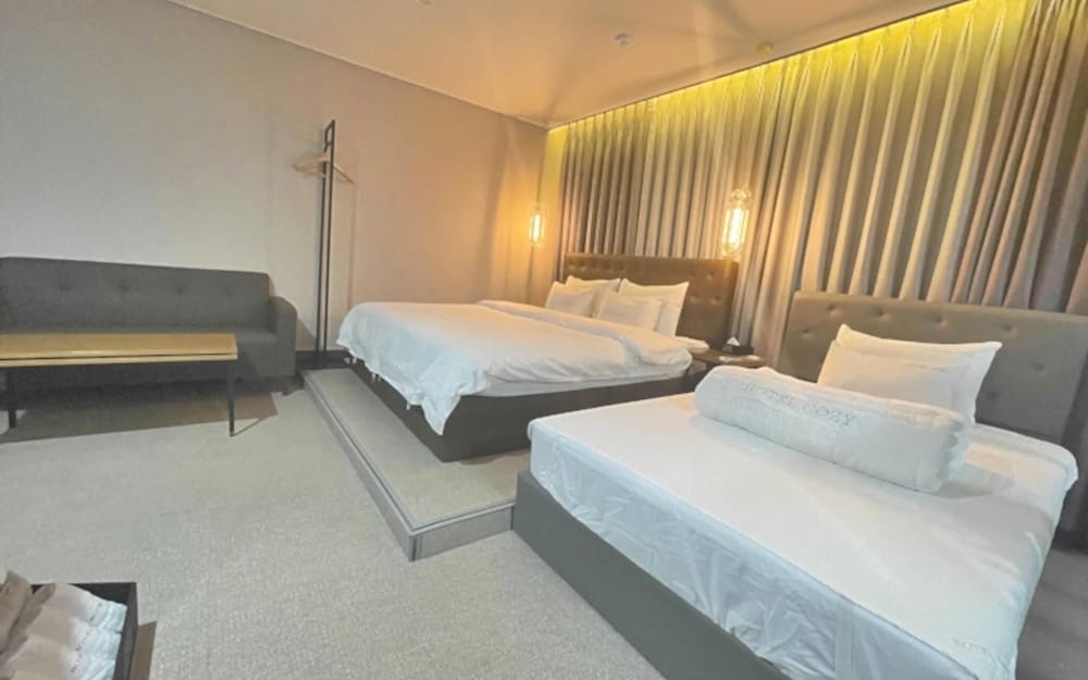 Фото Changwon Palyongdong Hotel Cozy