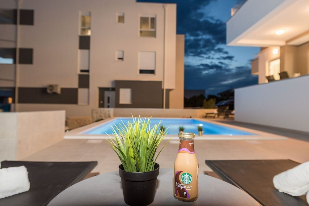 Фото Pool Apartments Banta