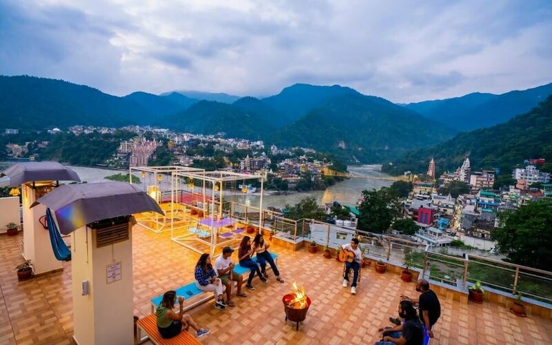 Гостиница GoSTOPS Rishikesh Lakshman Jhula - Hostel в Ришикеше