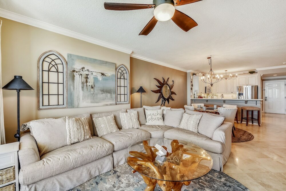 Фото Tropic Winds by Book That Condo