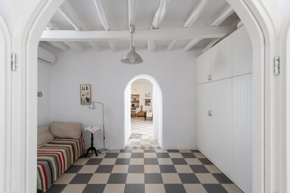 Фото Traditional stonebuilt house