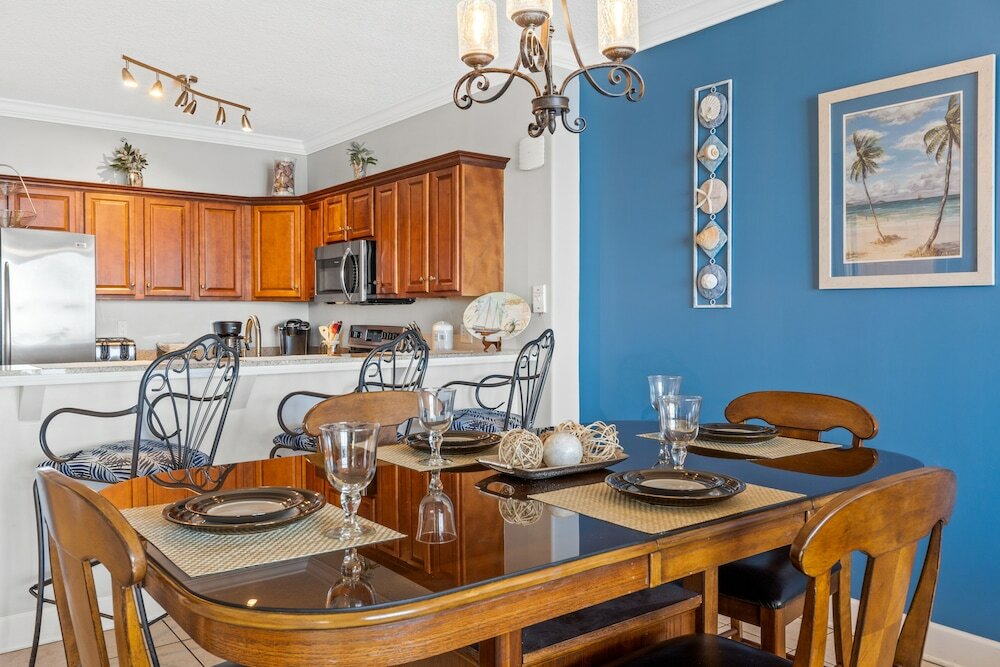 Фото Tropic Winds by Book That Condo