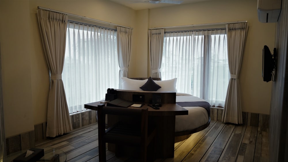 Фото De Glance Hotel