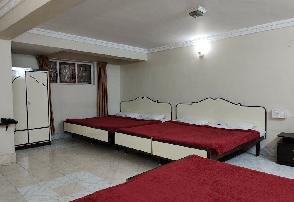 Фото Hotel Alakapuri