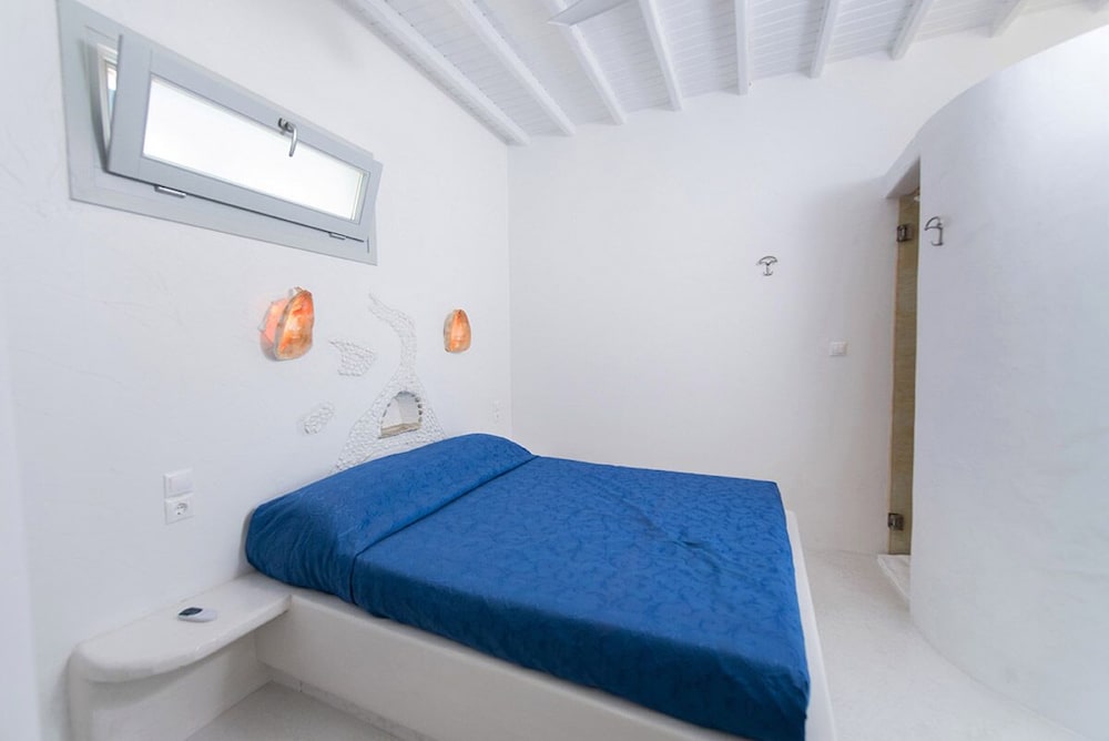 Фото Melesios Mykonos Town Studios