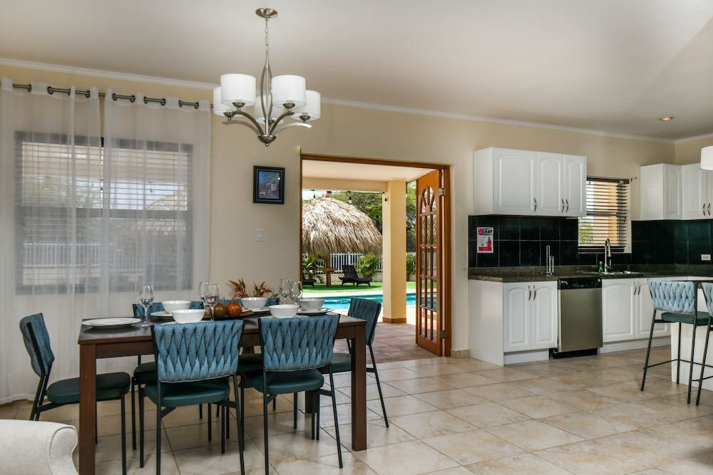 Фото Stylish Villa, Private Pool, BBQ, Privacy