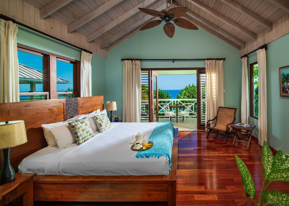 Фото Little Waters on the Cliff