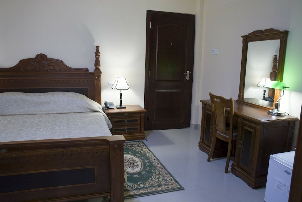 Фото Crystal Palm Hotel