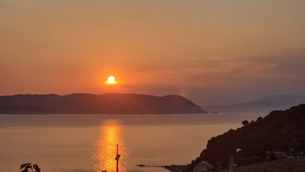 Фото Aegean Wave Hotel