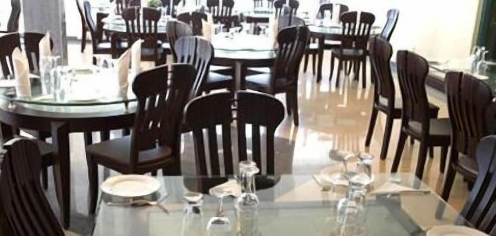 Фото Crystal Palm Hotel