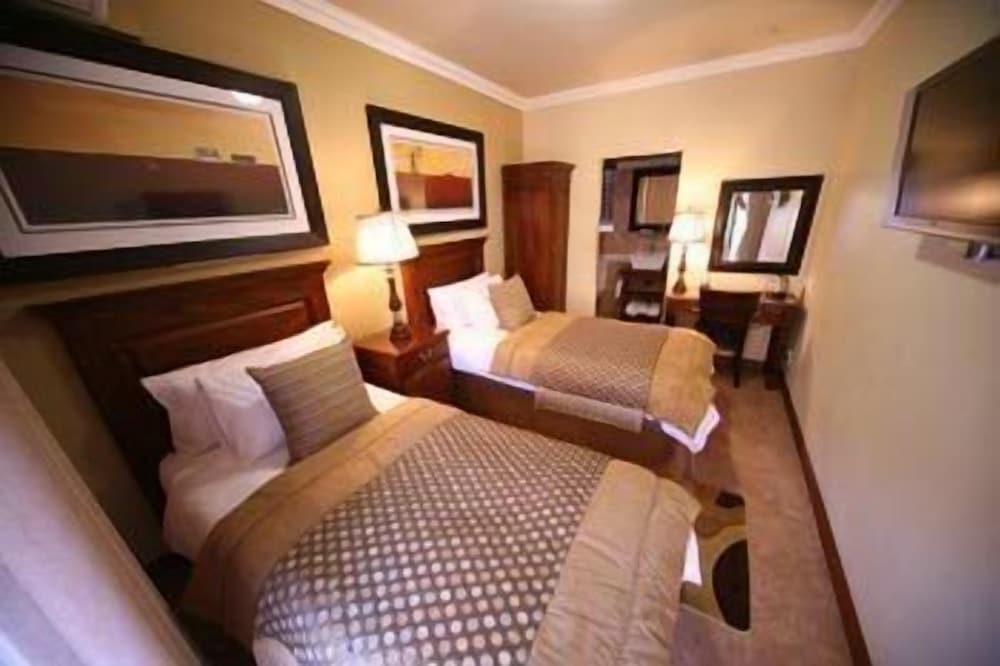 Фото отеля 2