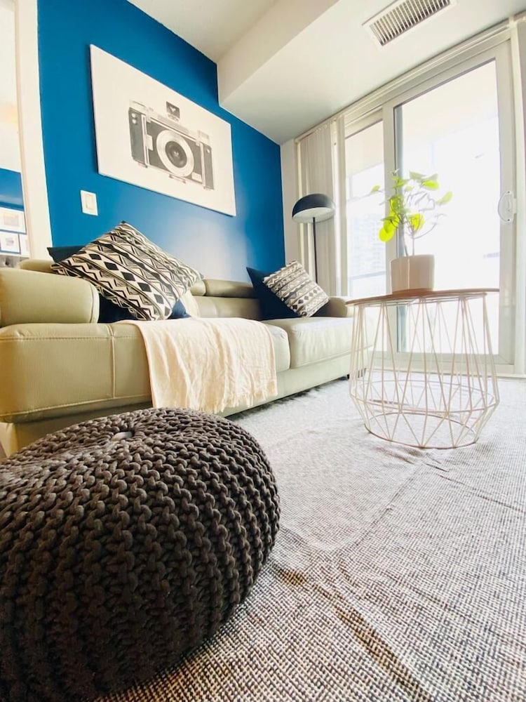 Фото The Bay Suites Mtcc Cn Tower