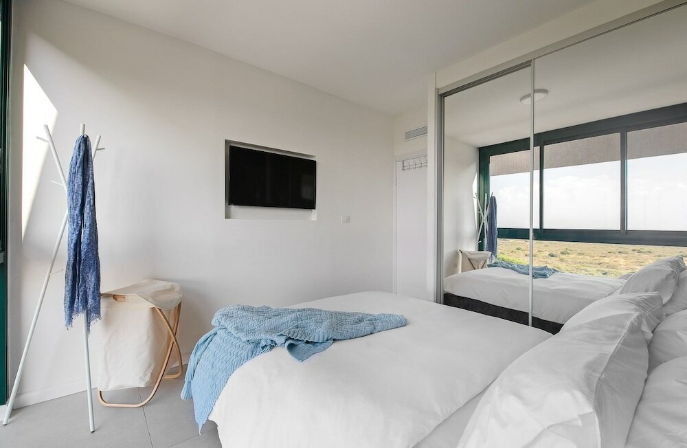 Фото 2Bedroom Apartment in Neot Golf Compound