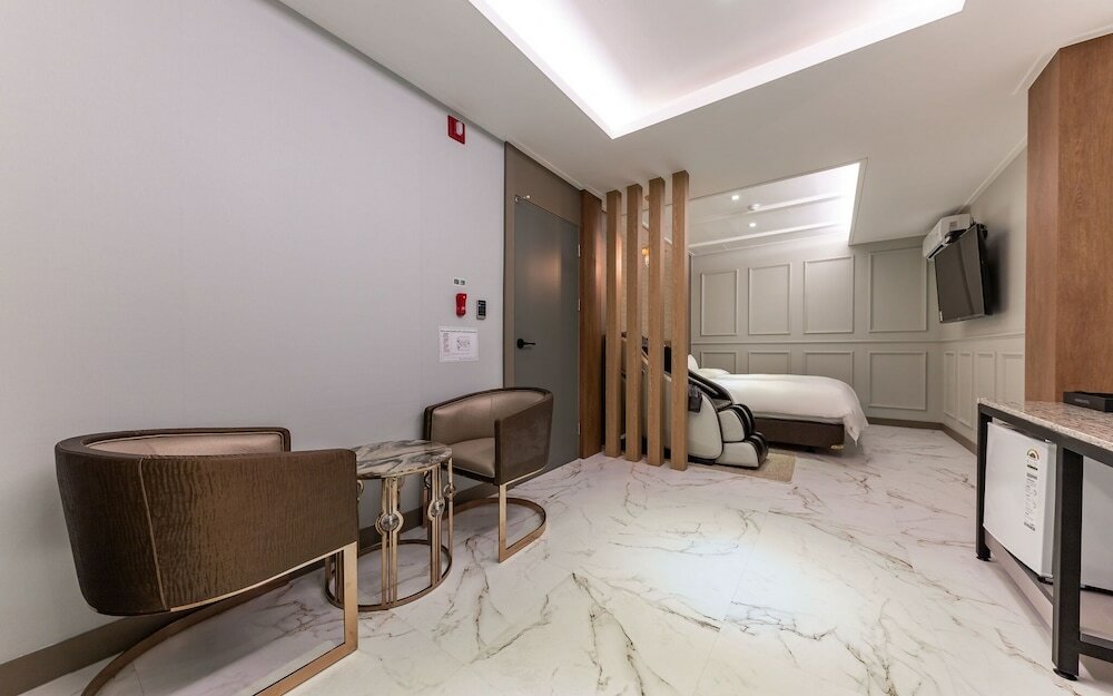 Фото Daejeon Yongjeon Momo