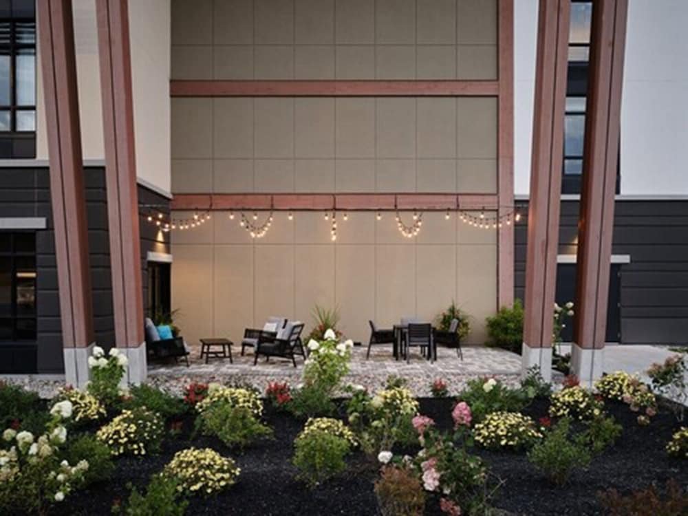 Фото Great Blue Heron Hotel