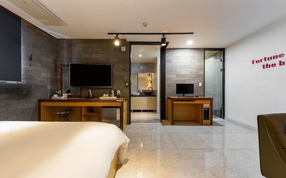 Фото Daejeon Munchang Hotel Some