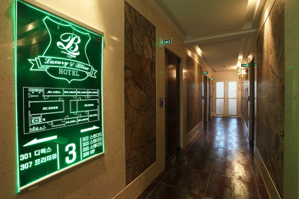 Фото 33555716610