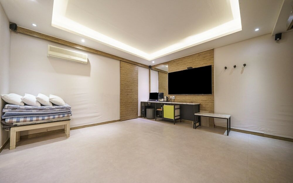 Фото Daejeon Yuseong SPA Tower