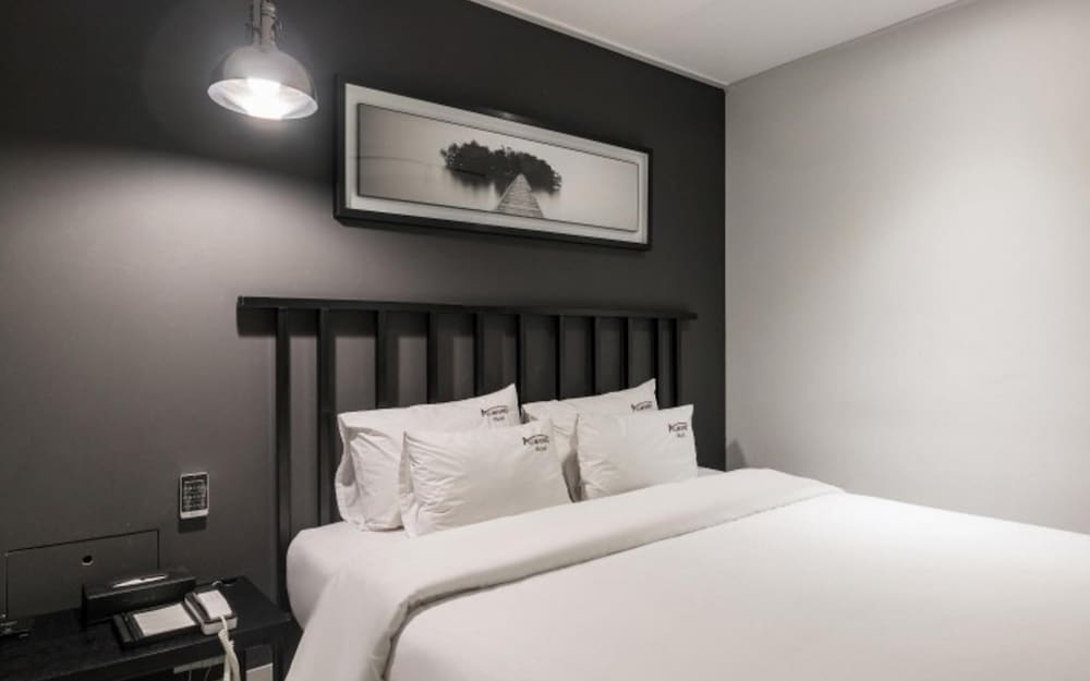 Фото Gupo Station Almond Hotel