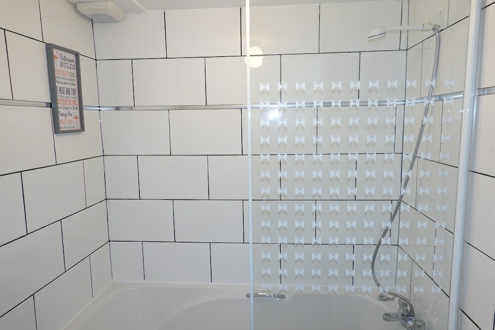 Фото One Bedroom Apartment by Klass Living Serviced Accommodation Bellshill - Mossend Apartment with Wifi and Parking