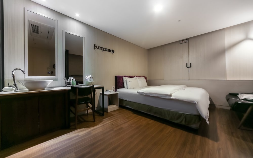 Фото Changwon Sangnam-dong U