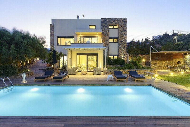 Гостиница Mountainside Villa w Pool Breathtaking sea View