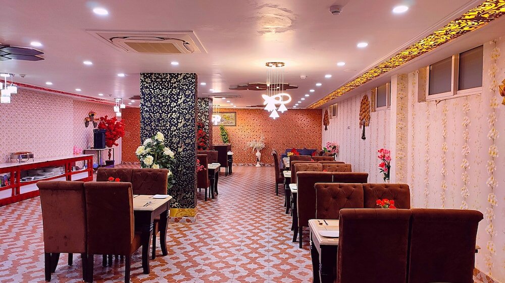 Фото Hotel Aradhna Inn by ShriGo Hotels