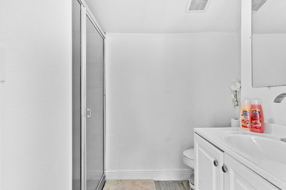 Фото Design District Luxe 3bd Home