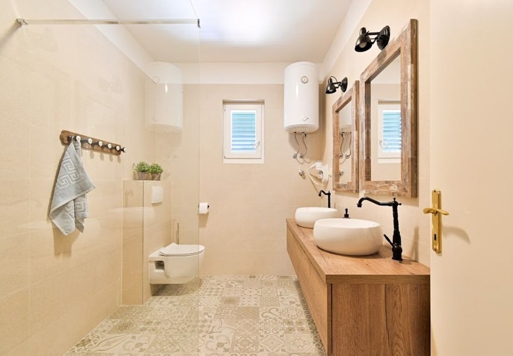 Фото Ani - With Pool and hot tub - A1