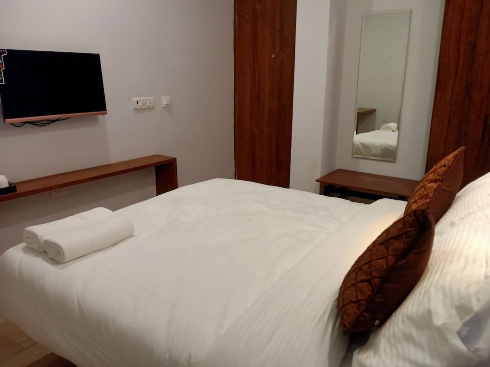 Фото Golden Frame Hotel