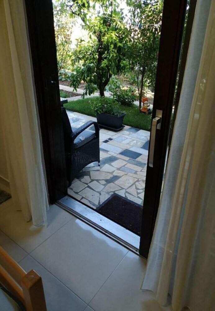 Фото Dragi - Great Location & Comfortable - Sa1