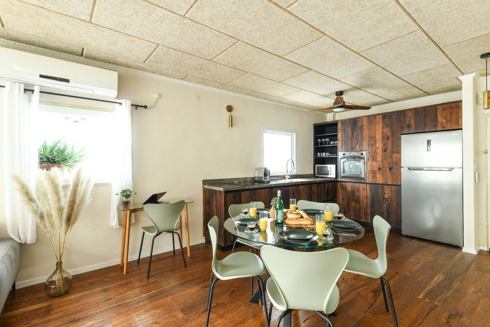 Фото Stylish and Modern 3br TelAviv Apartment