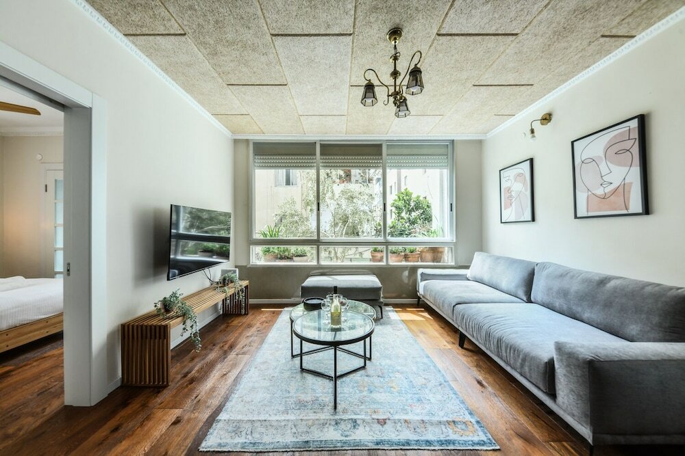 Фото Stylish and Modern 3br TelAviv Apartment