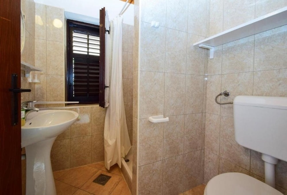 Фото Mate - Free Parking - A4