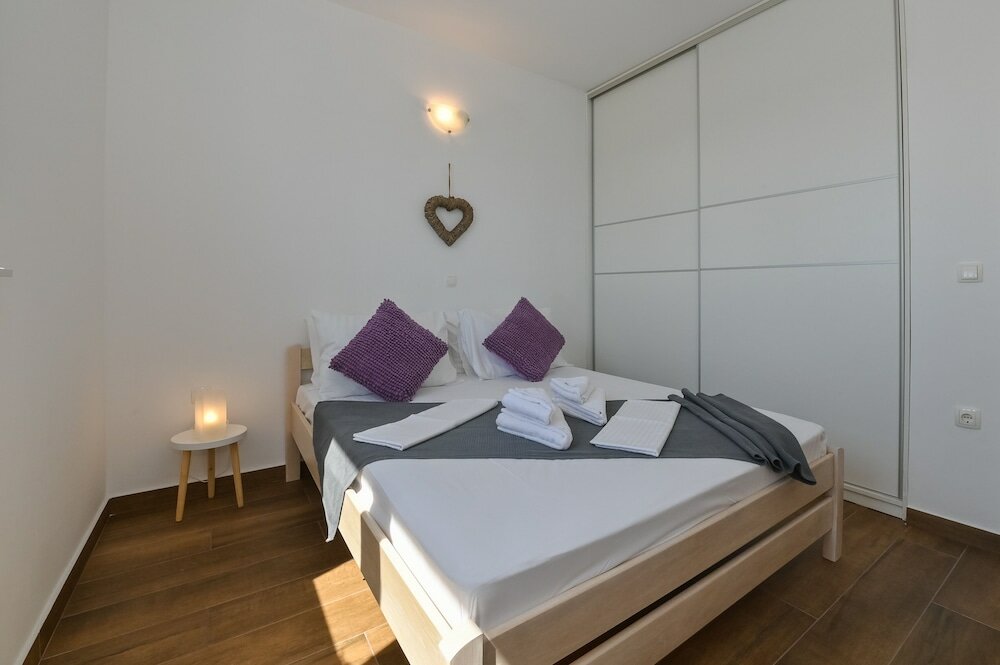 Фото Sunny apartment with a Private Pool