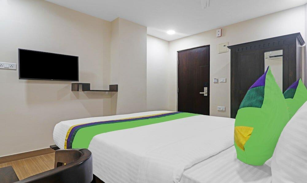 Фото Treebo Trend Purple Square