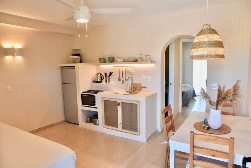 Гостиница StayBridge Apartments, Mesongi