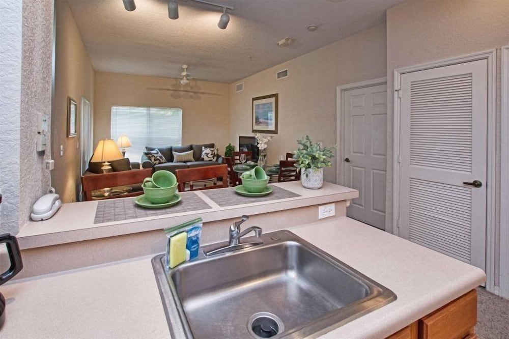 Фото Great location 4Bed 3bth Townhouse with kids themed room