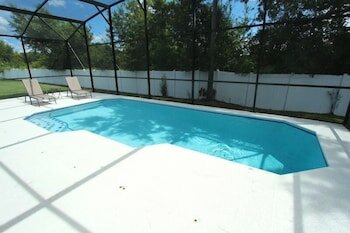 Фото 929 Emerald Green Court Pool! 4 Bedroom Home by Redawning